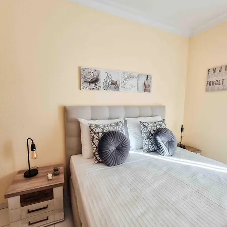 Rocha Candimar Sunflower Apartment