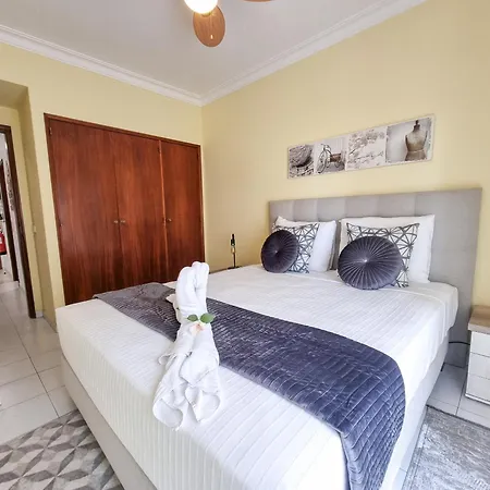 Rocha Candimar Sunflower Apartment